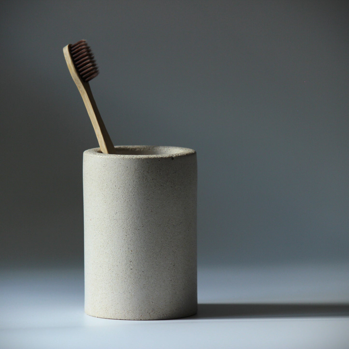 Le pot en béton CANOPEE, artisanat français