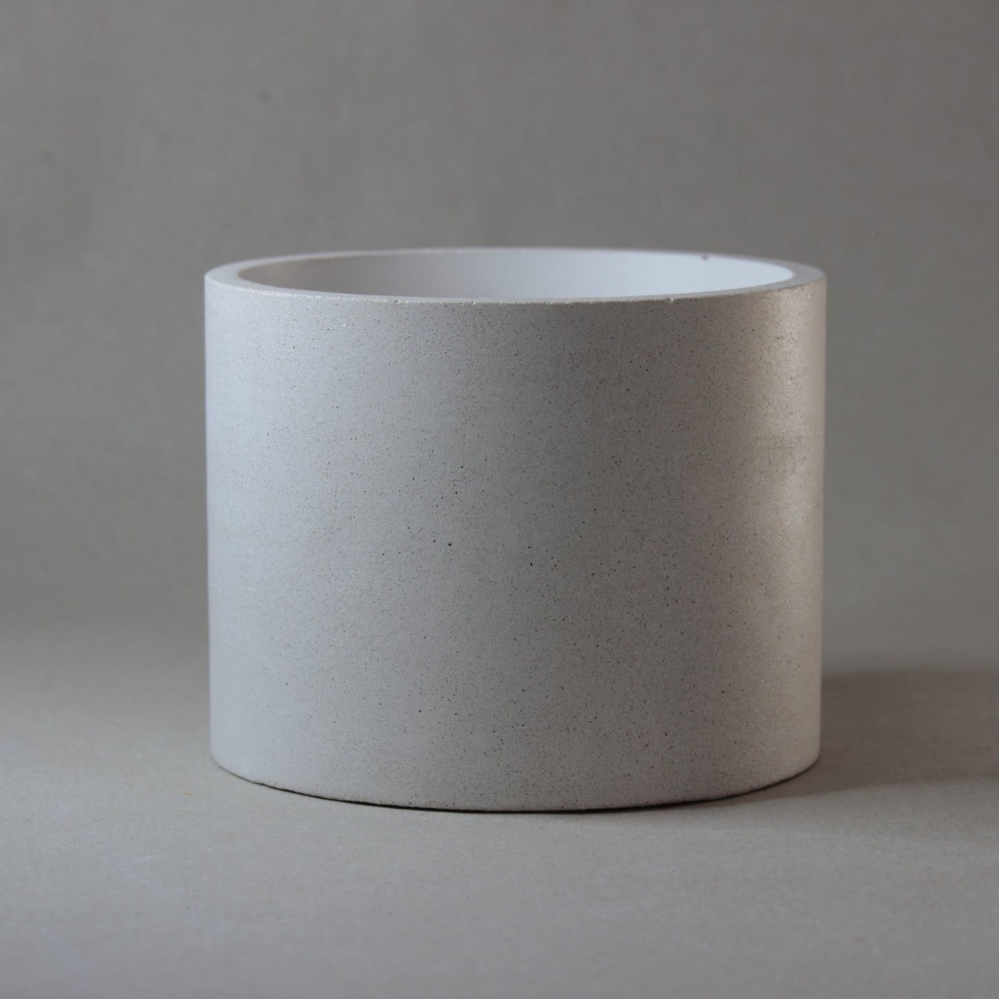 Le pot en béton TERRA, artisanat français