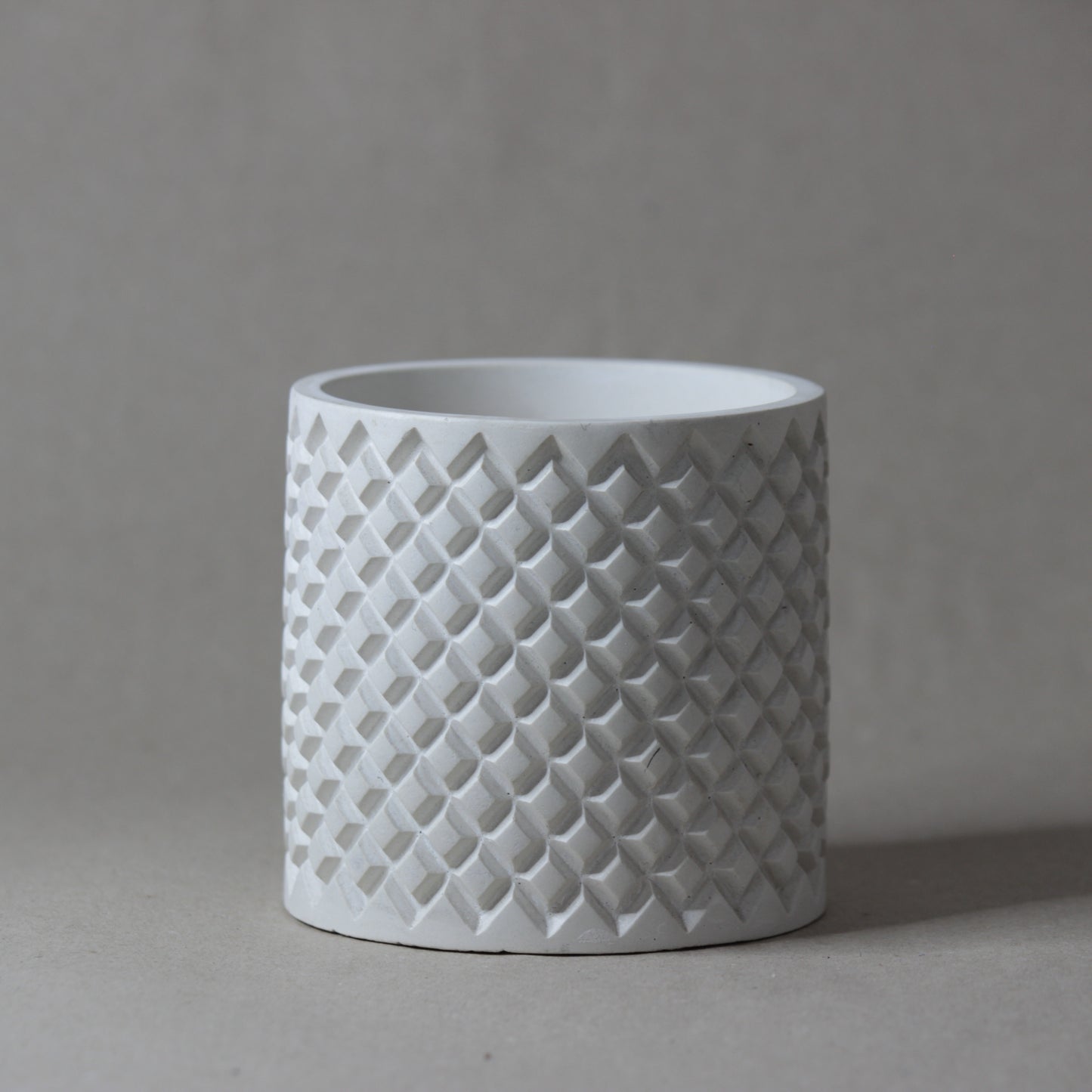 Le pot en béton CONCRETE², artisanat français