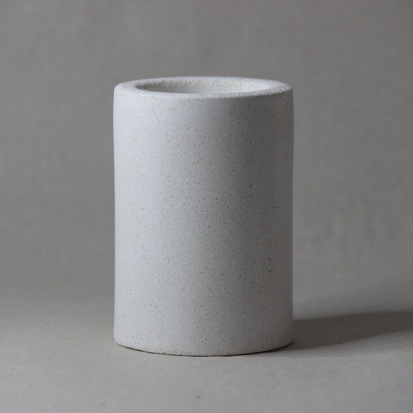 Le pot en béton CANOPEE, artisanat français