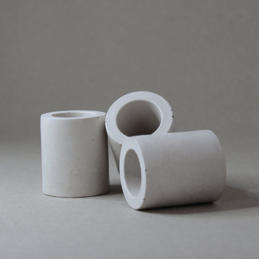 Lot de 3 petits pots en béton TRIPO, artisanat français.