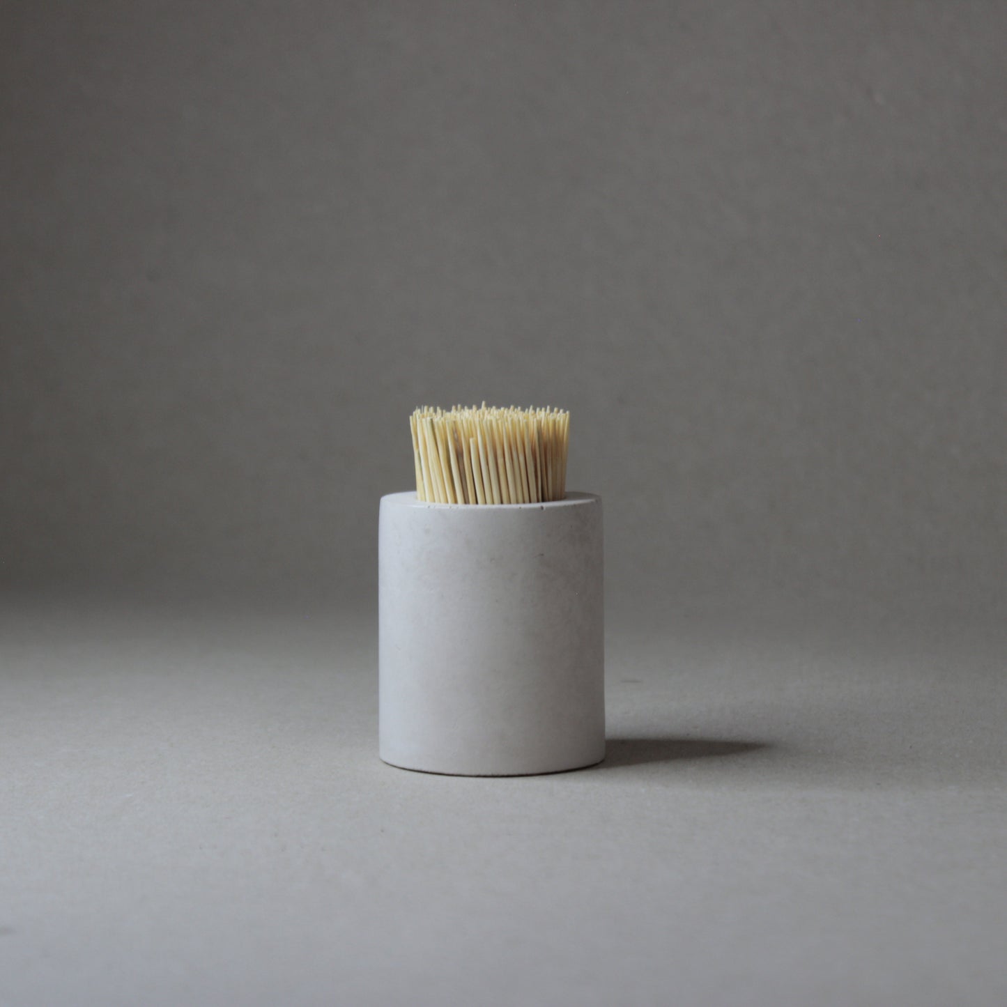 Lot de 3 petits pots en béton TRIPO, artisanat français.