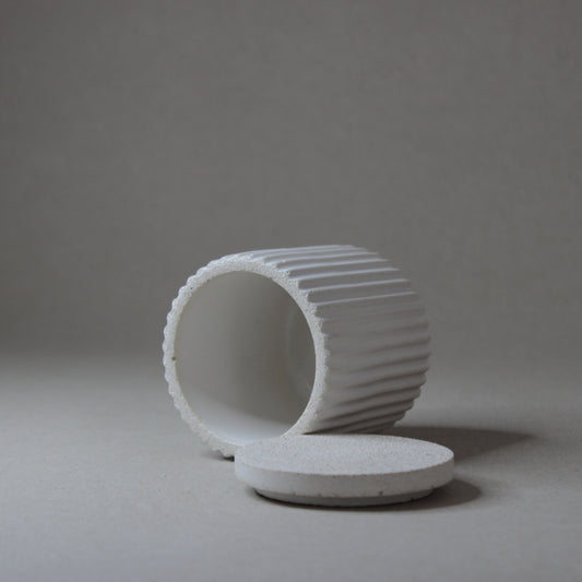 Le pot et son couvercle STRIA, artisanat français