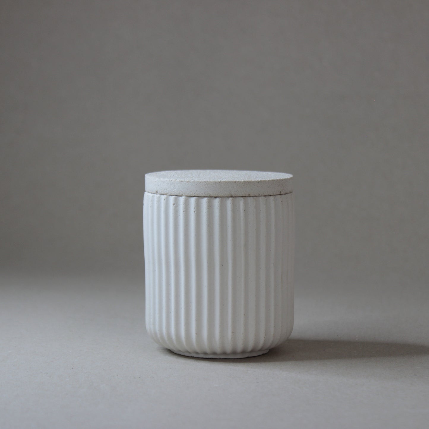 Le pot et son couvercle STRIA, artisanat français