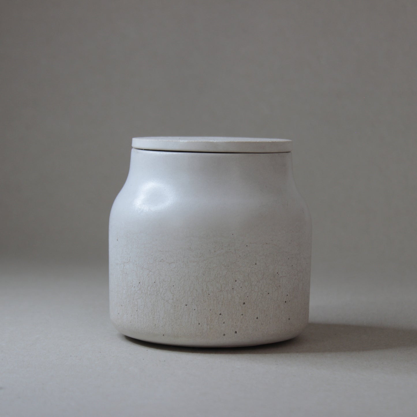 Le pot et son couvercle HYDRIA, artisanat français