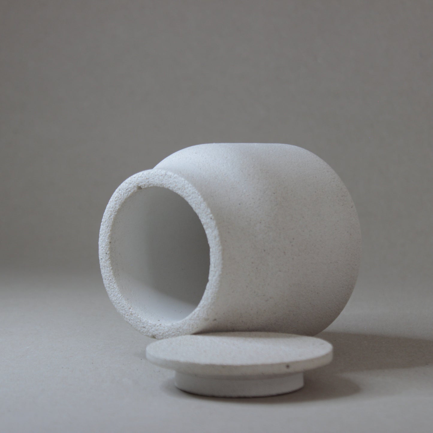 Le pot et son couvercle HYDRIA, artisanat français